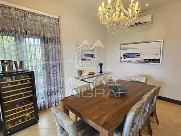 5 Bedroom Villa