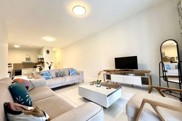 Maison spacieuse et moderne dans un complexe sécurisé et prestigieux.