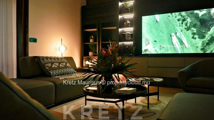 Contemporary 3-bedroom villa with 5-star hotel-style access