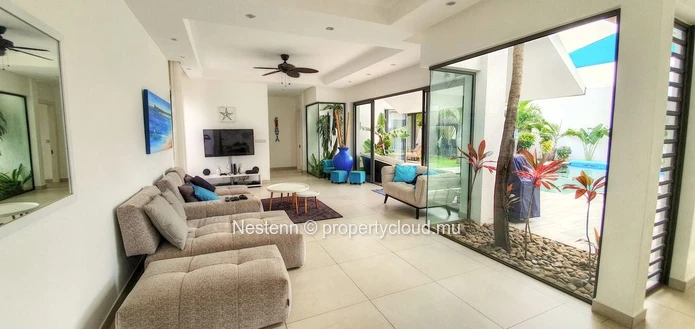 Modern tropical living with 4 bedrooms