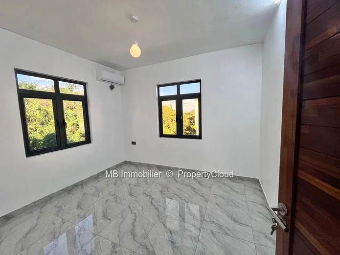 Spacieuse Villa à Louer à Bain Boeuf, Maurice: Propriété de 5 chambres avec piscine