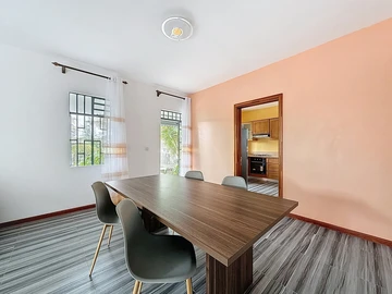 5 Bedroom House