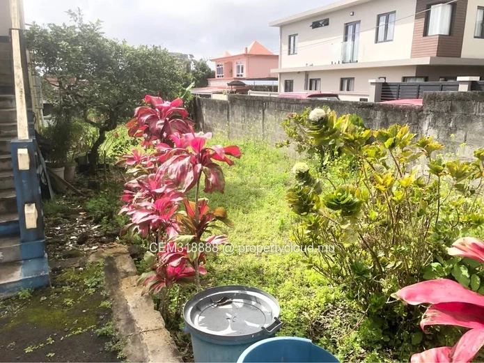 2 Bedrooms Furnished Apartment for Rent – Floréal 