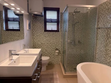 4 Bedroom Apartment