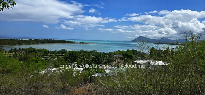 Exceptional Sloped Stand with Panoramic Ocean & Mountain Views