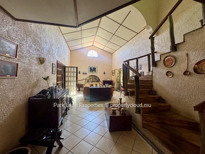 Charming family home with private bar and pool