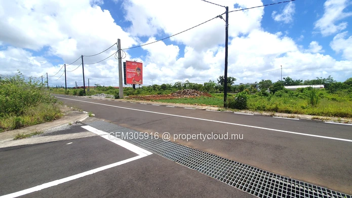 Terrain Commercial et Résidentiel à Vendre – Lotissement Rose Belle | 10,75 Perches 