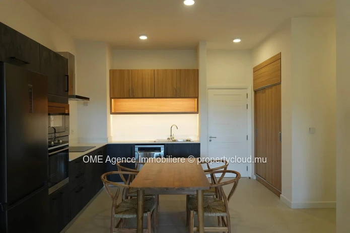 3-Bedroom Apartment with Terrace and Mountain Views