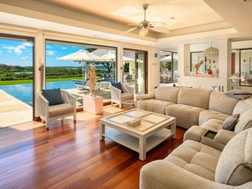 6 Bedroom House
