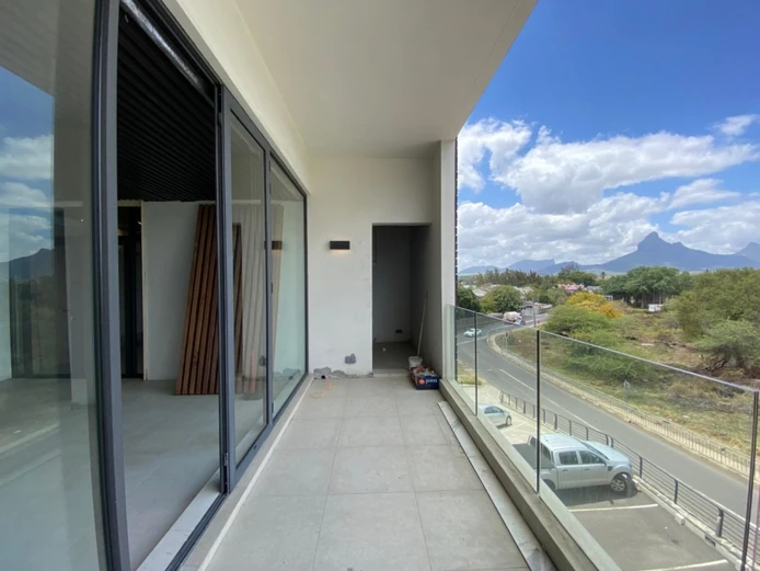Exceptional office space with sea and mountain view