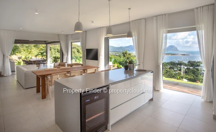 Luxurious 4-Bedroom Villa with Breathtaking Le Morne Views