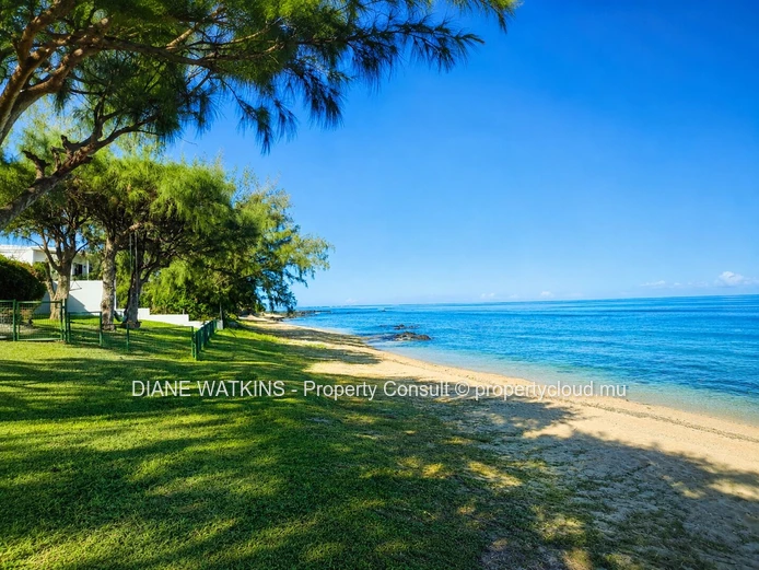 Beachfront 4-Bedroom House for Rent in Tamarin