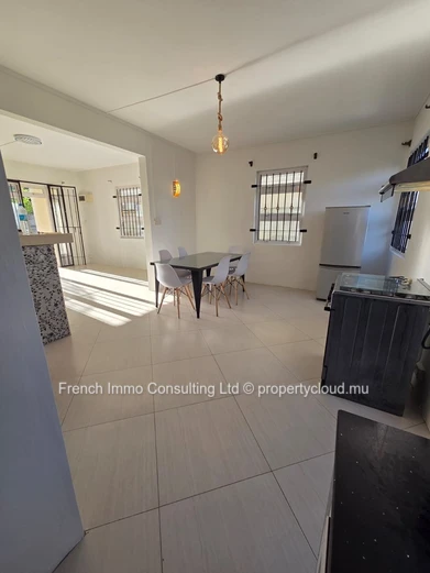 Maison 2 chambres avec jardin a mon Choisy