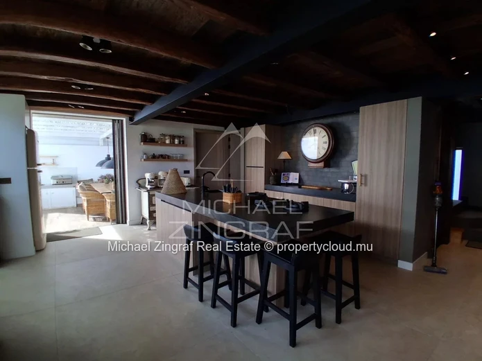 Penthouse d’Exception Pieds dans l’Eau à Pointe aux Canonniers