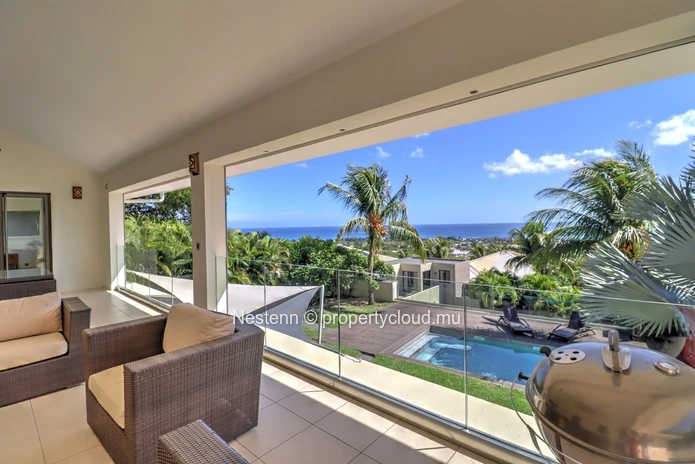 Fantastique villa de 5 chambres avec vue panoramique sur la mer 