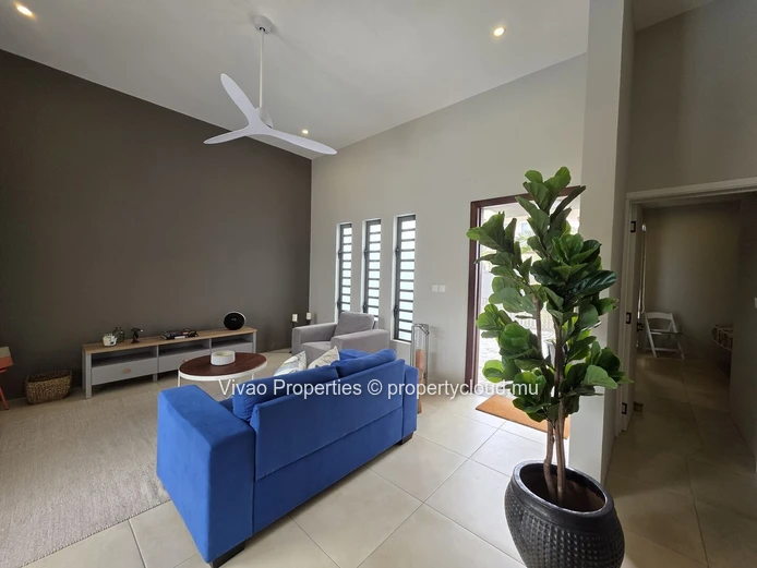 Villa individuelle de 2 chambres en-suite avec piscine privée à louer à Péreybère