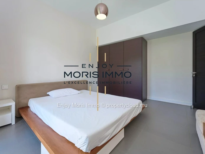 Villa contemporaine à vendre à Péreybère – 3 chambres | Piscine privée | Bureau | Garage | Résidence sécurisée
