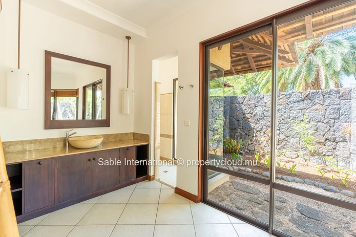 Villa entièrement rénovée au sein du Domaine Golfique de Tamarina