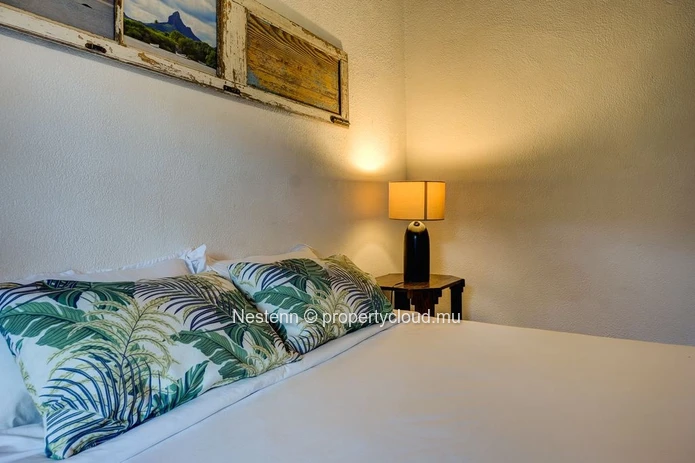 Bright 3-bed Balinese villa at Pointe d'Esny