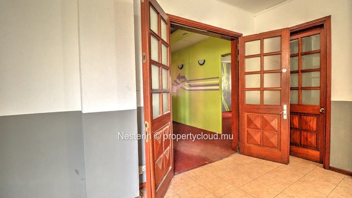 Office space of 371.61 m² 