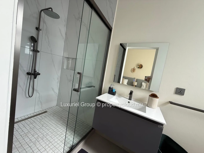 Vie Moderne À Grand Baie – 3 Chambres En Suite, Piscine Privée & Terrasse