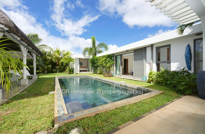 Modern 4 bedroom villa with private pool in the heart of Grand Baie