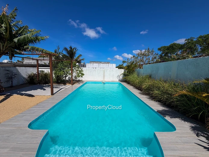 À Vendre | Maison Neuve Avec Piscine | 3 Chambres + Bureau Séparé + Espace De Rangement | Région De Mont Mascal | Rs ...