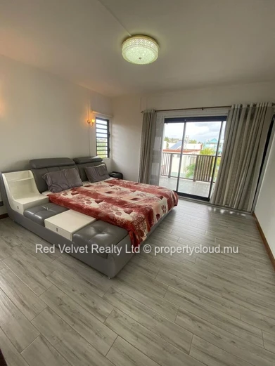 4-Bedroom Villa for Rent in Pereybère | Pool | Secure Residence