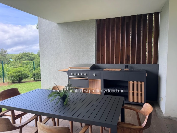 Appartement d'exception en rez-de-chaussée – Élégance, sérénité et art de vivre côtier 