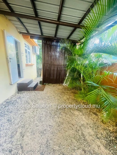 3-Bedroom Ground-Floor Apartment with Terrace and Garage Near Péreybère Beach