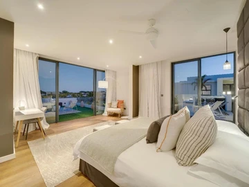 5 Bedroom Villa