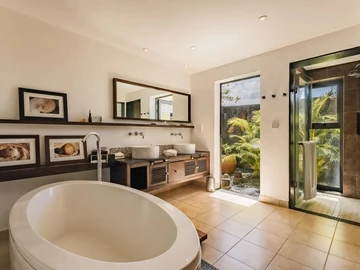 7 Bedroom Villa