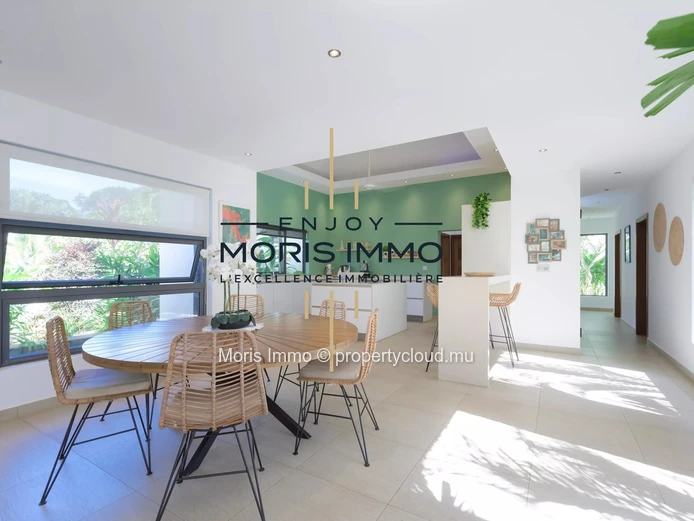 Superbe villa moderne de  4 chambres avec piscine