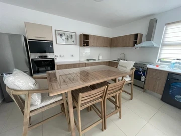 4 Bedroom Townhouse, Duplex