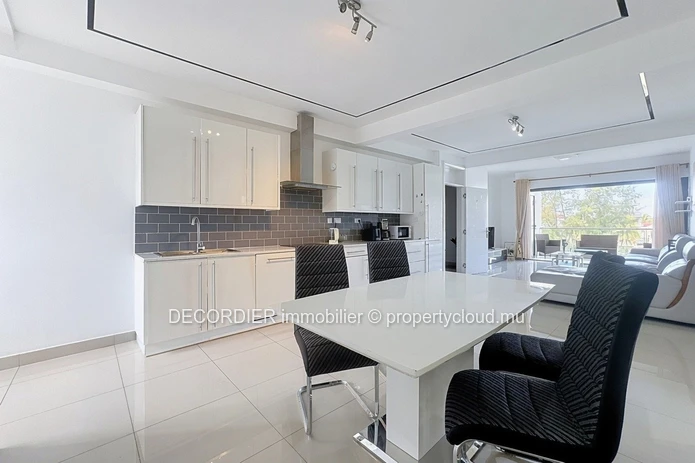 Spacious Apartment for Rent – Pereybère