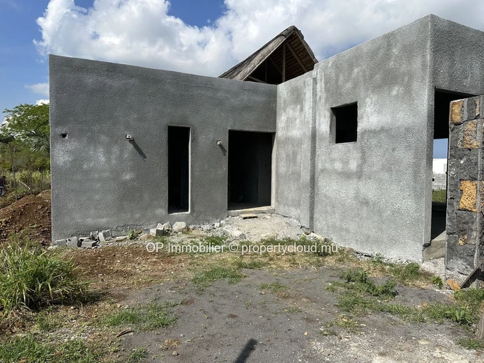 House for sale in Forêt Daruty, Mapou. 210m² of living space on a 700m² plot, 3 bedrooms, private pool, solar panels....