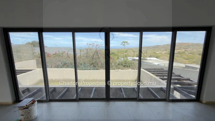 Signature villa with panoramic sea view on the heights of the Palmyre estate