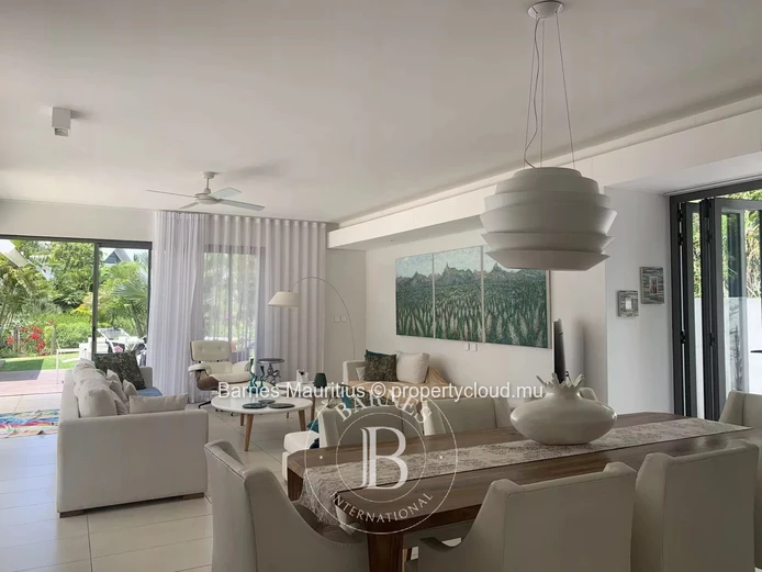 MONT CHOISY – Luxury Contemporary Villa – 4 Bedrooms