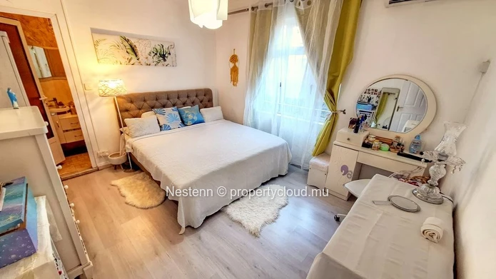 Charming 6 bedroom house with a swimming pool