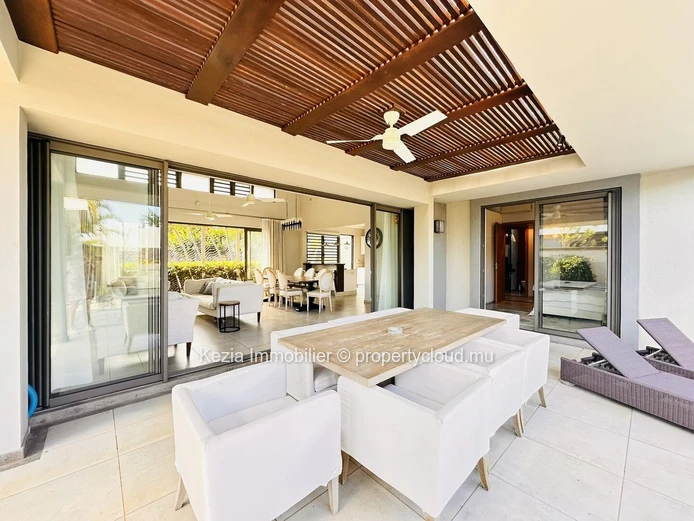 Contemporary Villa All On One Level