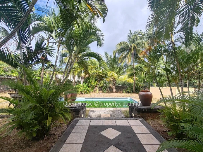 Luxurious Mauritian Villa with Private Pool in Tamarin, Rivière Noire - Black River! 5 Bedrooms, Office, Mountain Vie...