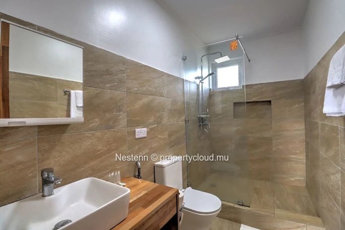 Charmant appartement traditionnel d'une chambre à Grand Baie, entièrement meublé avec des équipements modernes, à pro...