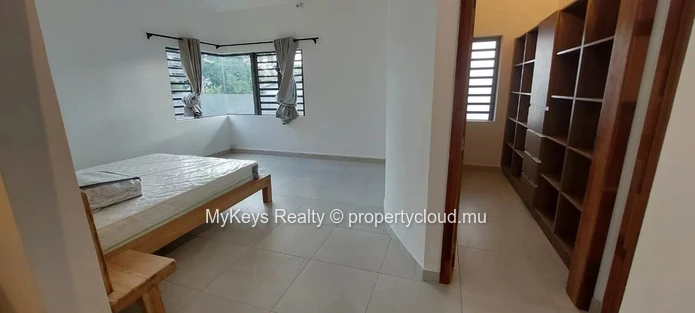 Mountain Views – Private Pool – Large Garden