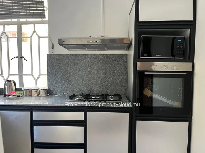 Duplex à louer à Trou aux Biches – Résidence sécurisée, pas loin à pied de la plage