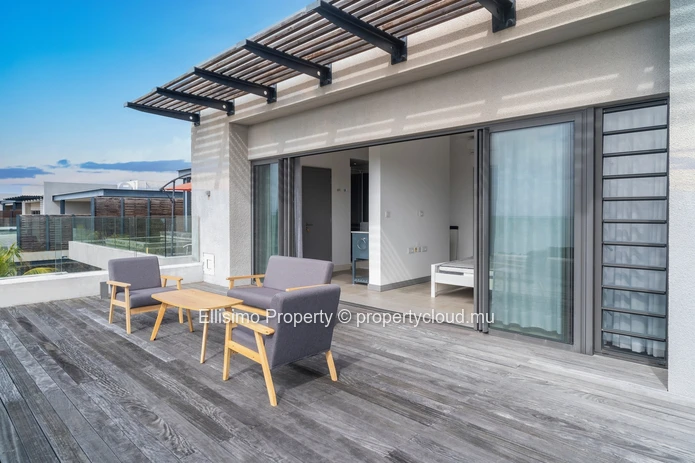 Stylish Penthouse with Private Pool & Sea Views