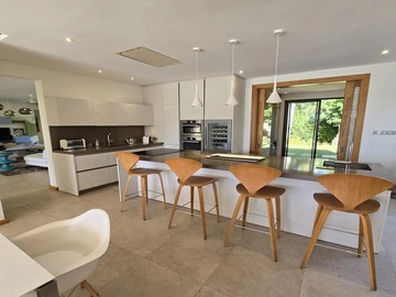 5 Bedroom Villa
