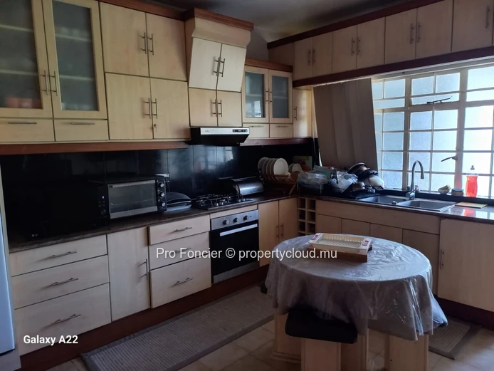House for sale in Rose-Hill - Charming & Peaceful Setting