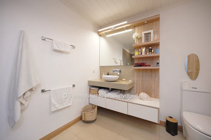 Villa Res De 4 Chambres Plain-Pieds À Vendre - Grand Baie - Nord - Accessible Aux Non Citoyens