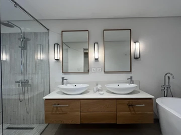 Elegant Lagoon-Level Apartment in Black River – Garden, Light & Privacy