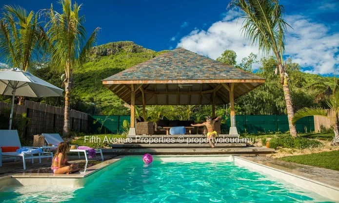 BLACK RIVER - Stunning 214 m² Villa in an Exclusive Gated Community - 3 bedrooms